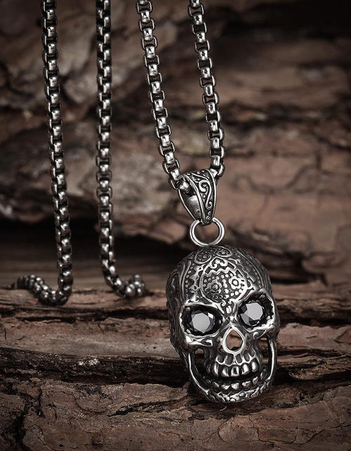 Load image into Gallery viewer, Skull Pendant Necklace